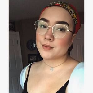 Meet your Posher, Alyssa